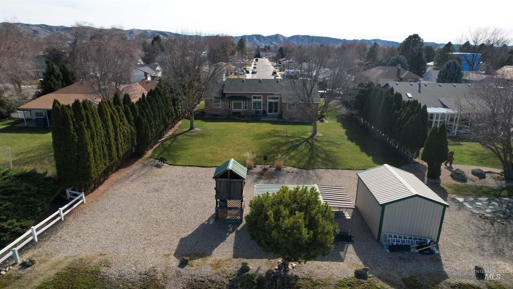 Photo of 1460 Fernlee St, Emmett, ID 83617 (MLS # 98976610)