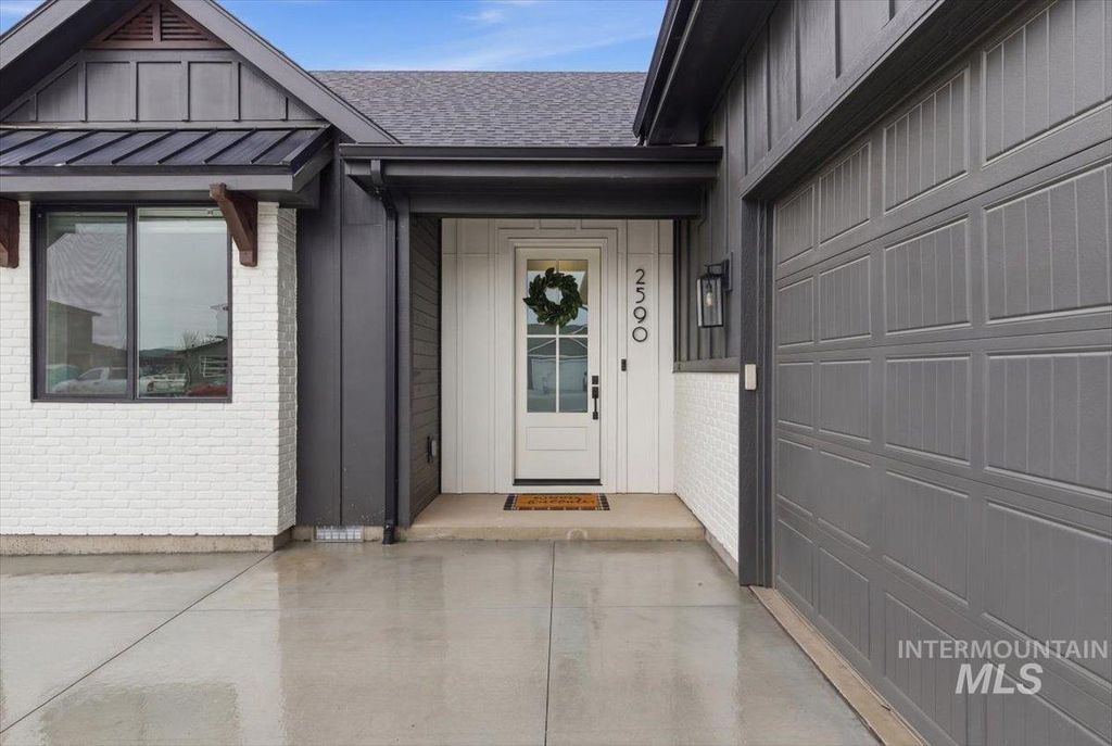 Photo of 2590 E Mcintosh Ct, Emmett, ID 83617 (MLS # 98992115)