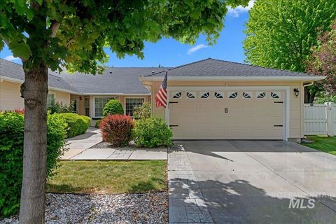 Photo of 3385 W Fieldstream Lane, Meridian, ID 83646 (MLS # 98986217)