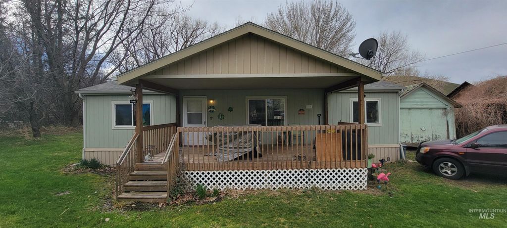 Photo of 426 Hwy 12 E, Pomeroy, WA 99347 (MLS # 98979045)