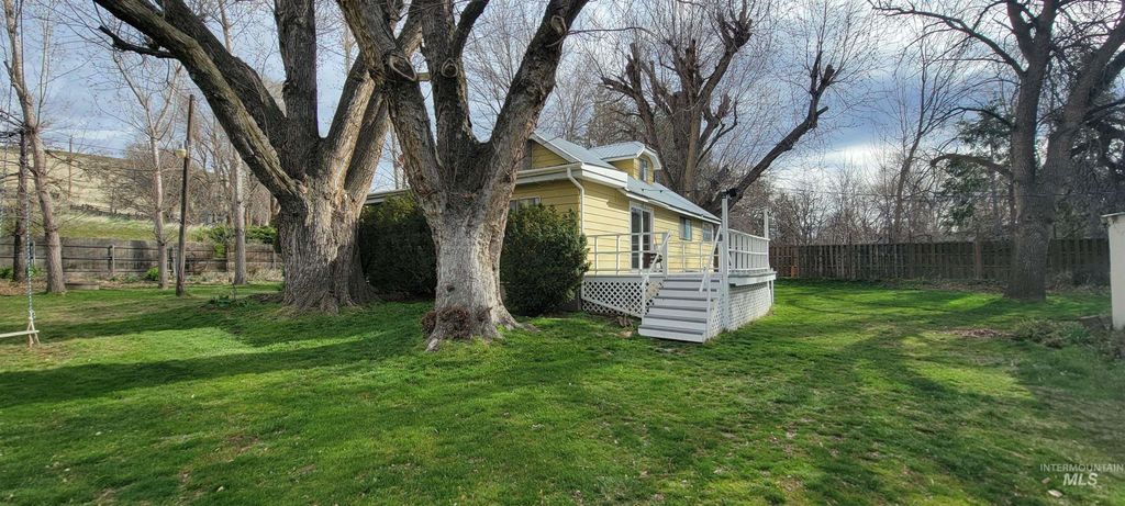 Photo of 426 Hwy 12 E, Pomeroy, WA 99347 (MLS # 98979045)