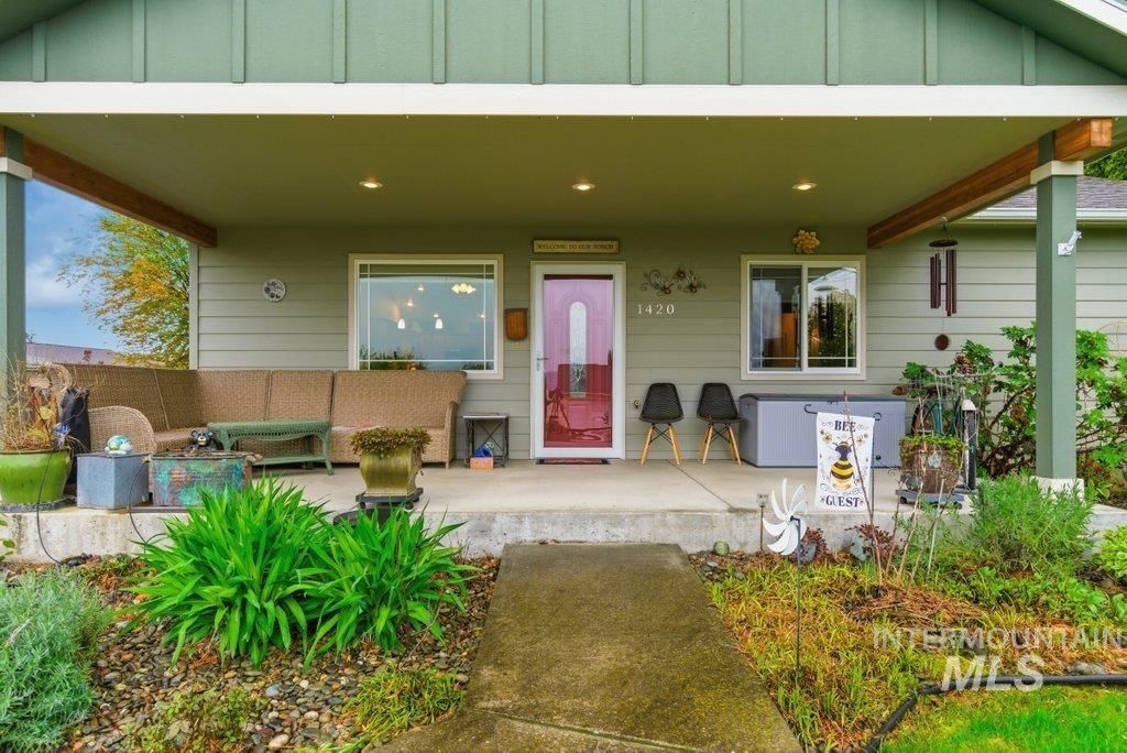 Photo of 1420 Airway Ave, Lewiston, ID 83501 (MLS # 98983363)