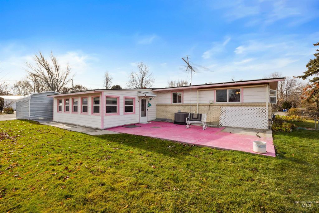 Photo of 4910 W View Pl, Meridian, ID 83642 (MLS # 98969878)