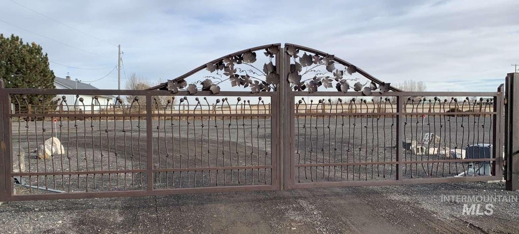 Photo of 4060 N 1200 E, Buhl, ID 83316 (MLS # 98995564)