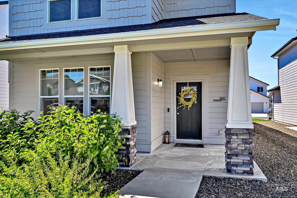 Photo of 4902 W Thornapple Dr, Meridian, ID 83646 (MLS # 98991288)