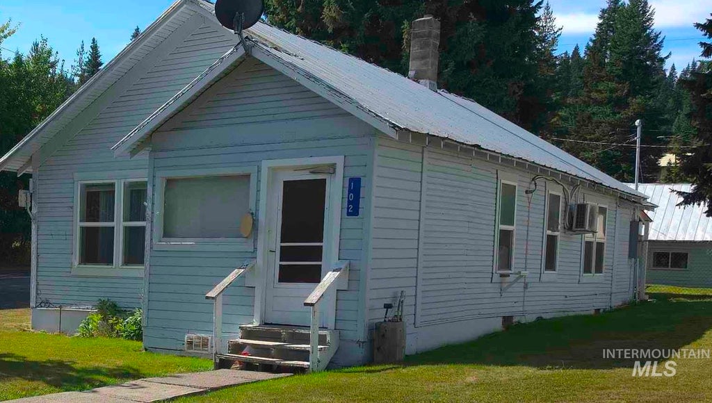 Photo of 102 N 2nd St, Elk River, ID 83827 (MLS # 99000465)