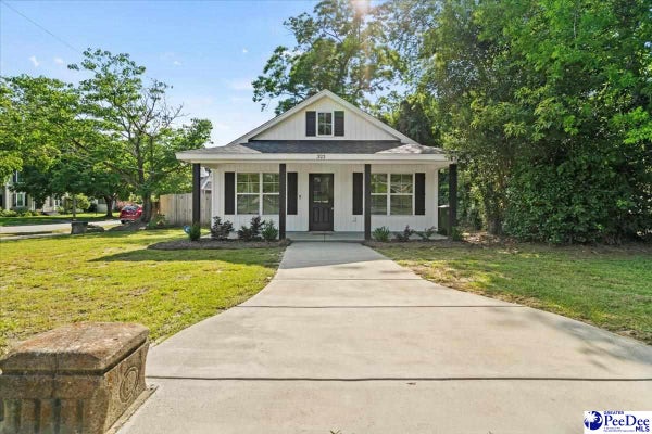 323 S MCQUEEN ST, FLORENCE, SC 29501 - Image 4f57fe1db7e2c0720a25fbf3824d50cd/669081853