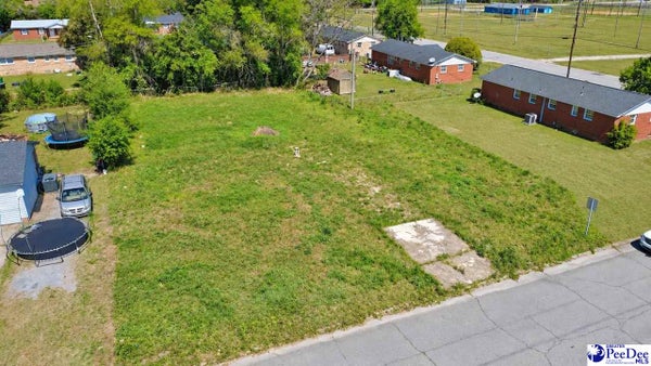 823 E CANDY LN, FLORENCE, SC 29505 - Image d7c28adcf6b22feff4733cdb5c1cce4a/4286046337