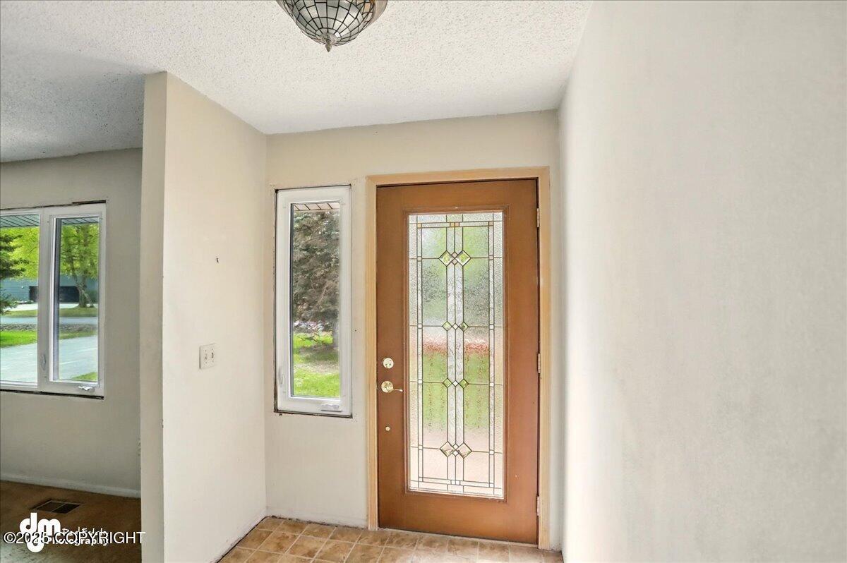 211 Pacific View Drive, Anchorage, Alaska image 6