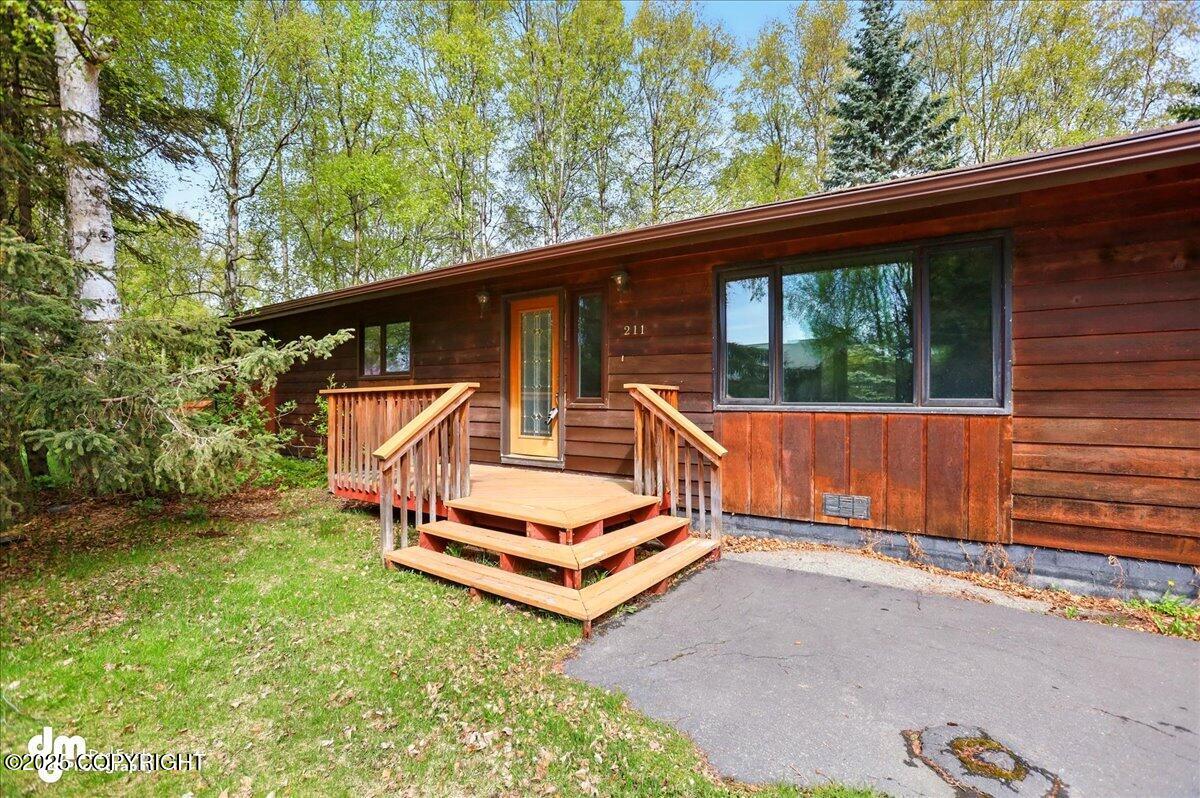 211 Pacific View Drive, Anchorage, Alaska image 2