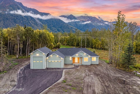 Homes For Sale - 15056 E Alpine Circle<br/> Palmer, AK 99645