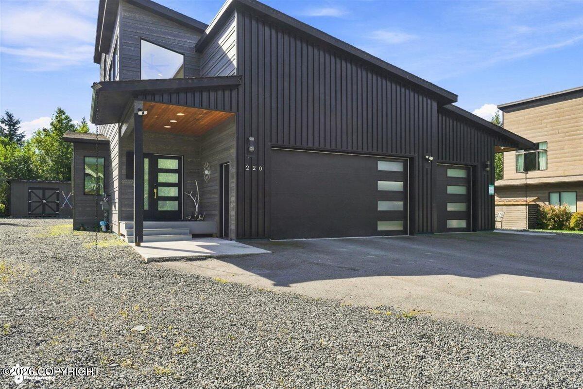 220 Tanner Circle