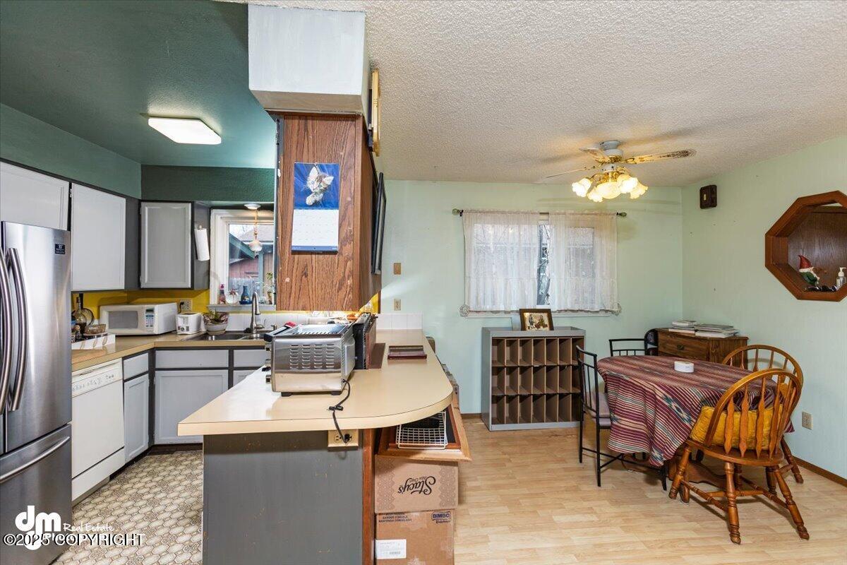 320 S Dannilyn Circle, Anchorage, Alaska image 9