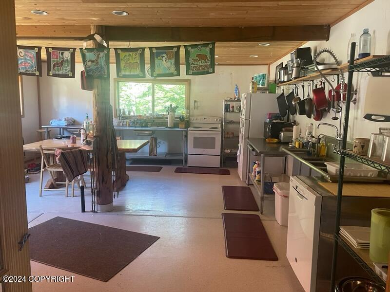 309 Hemlock Court, Haines, Alaska image 4