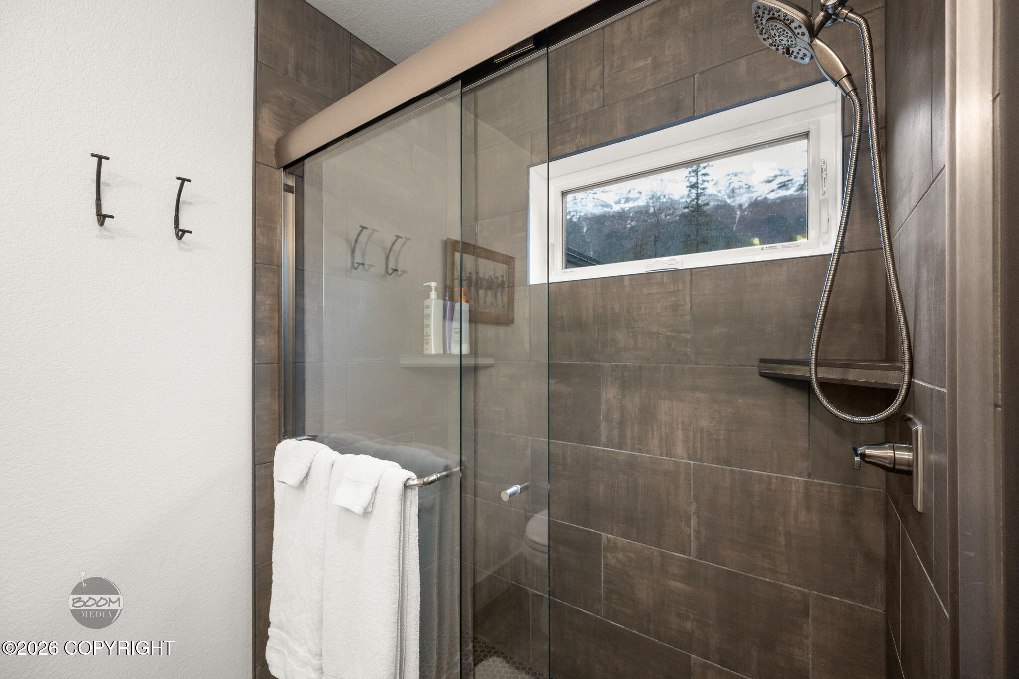 Girdwood, Alaska, 99587, United States, 3 Bedrooms Bedrooms, ,3 BathroomsBathrooms,Residential,Pending,2045688
