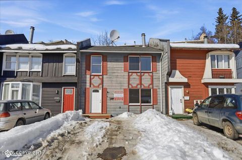 Homes For Sale - 1251 Elegante Lane<br/> Anchorage, AK 99501