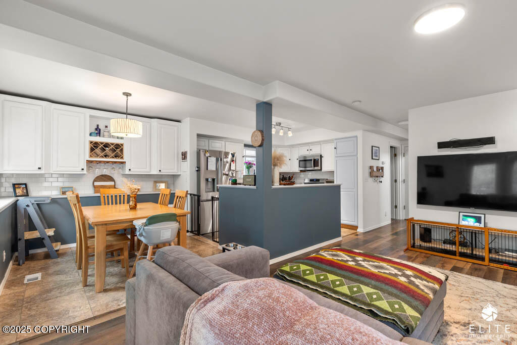 8924 Birch Park Circle, Eagle River, Alaska image 12