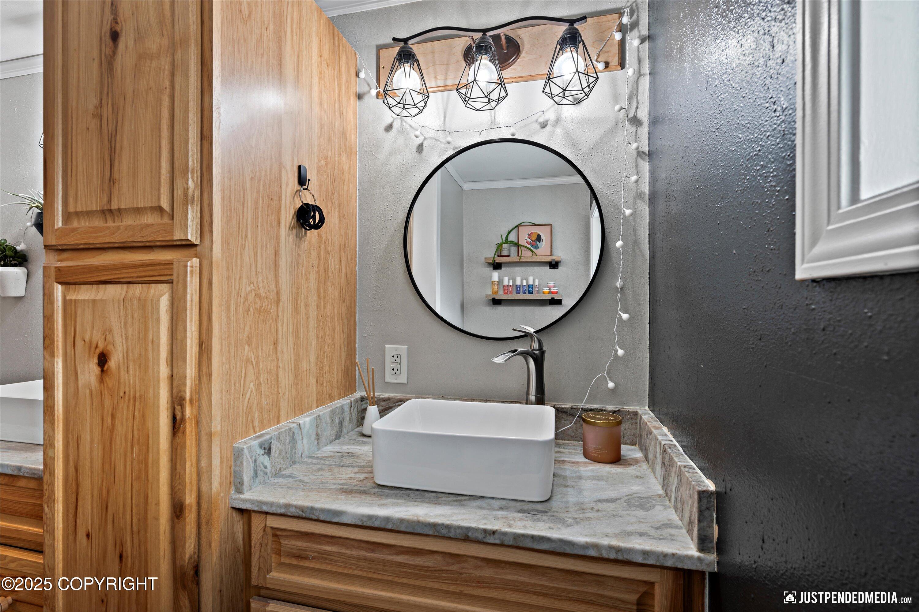 11251 Lipscomb Street, Anchorage, Alaska image 26