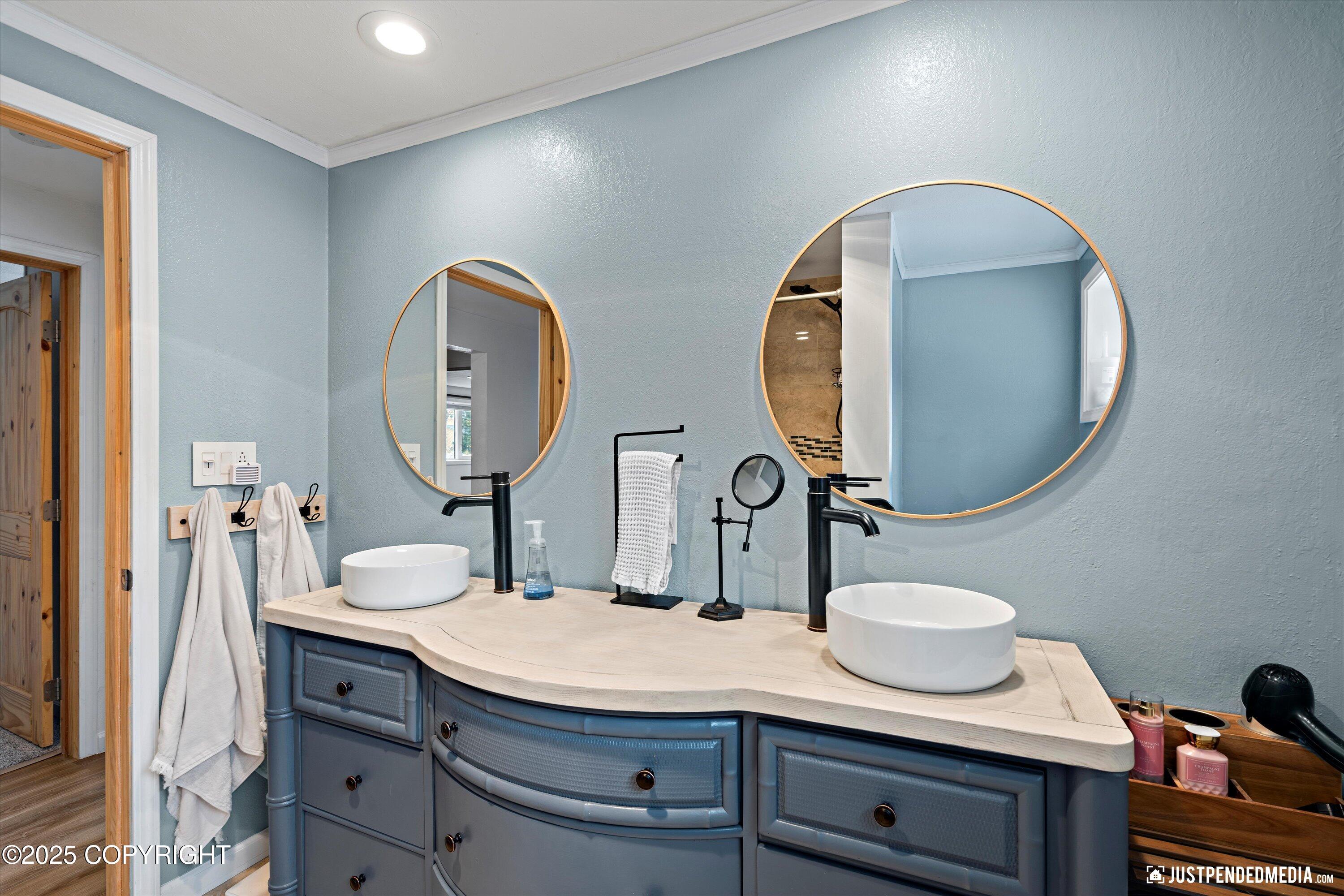 11251 Lipscomb Street, Anchorage, Alaska image 36