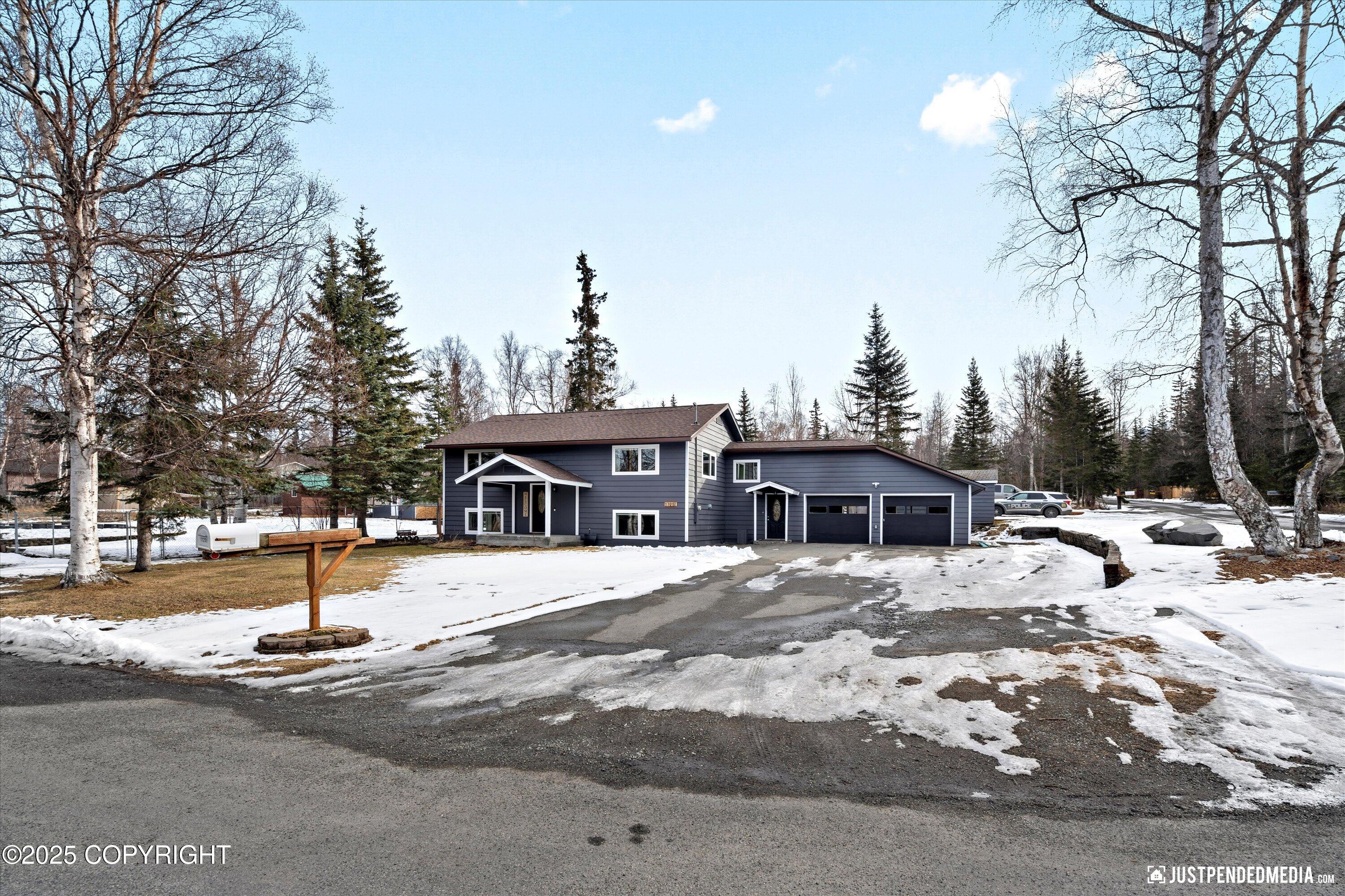 11251 Lipscomb Street, Anchorage, Alaska image 2