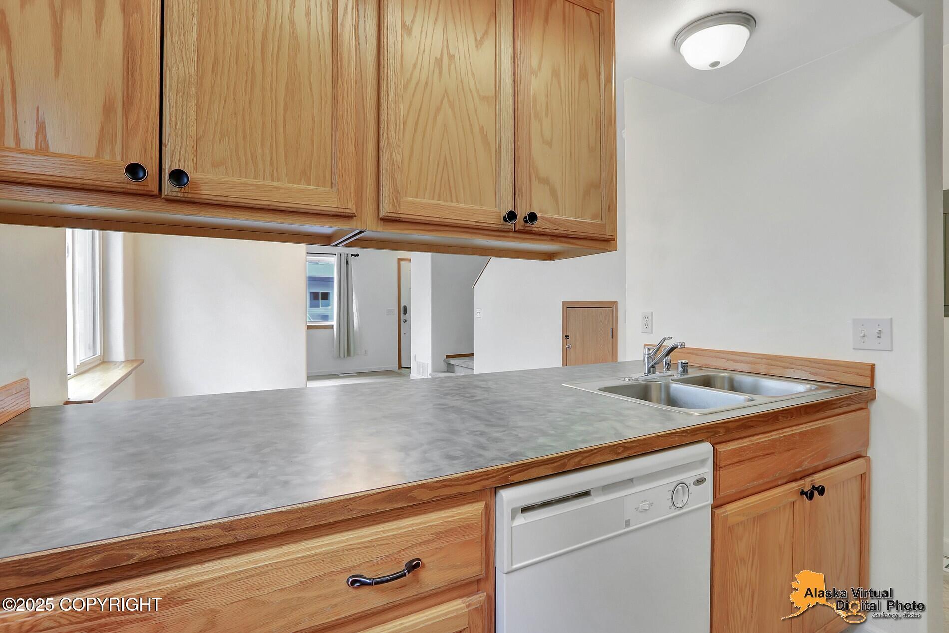 12496 Silver Fox Lane #6, Anchorage, Alaska image 11