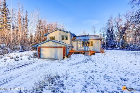 Photo of 1055 E Onyx Circle, Wasilla, AK 99654 (MLS # 25-14495)