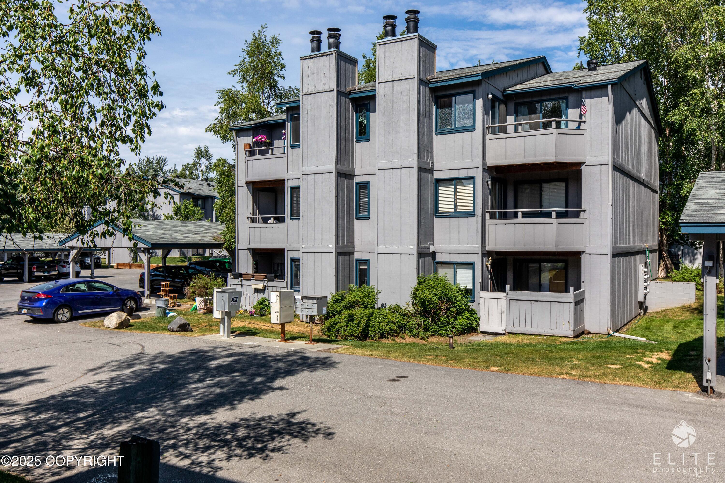 1631 Eastridge Drive #303, Anchorage, Alaska image 2