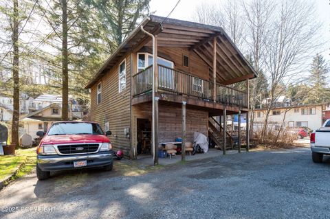 Photo of 930 Freeman Street #Upper, Ketchikan, AK 99901 (MLS # 25-15122)