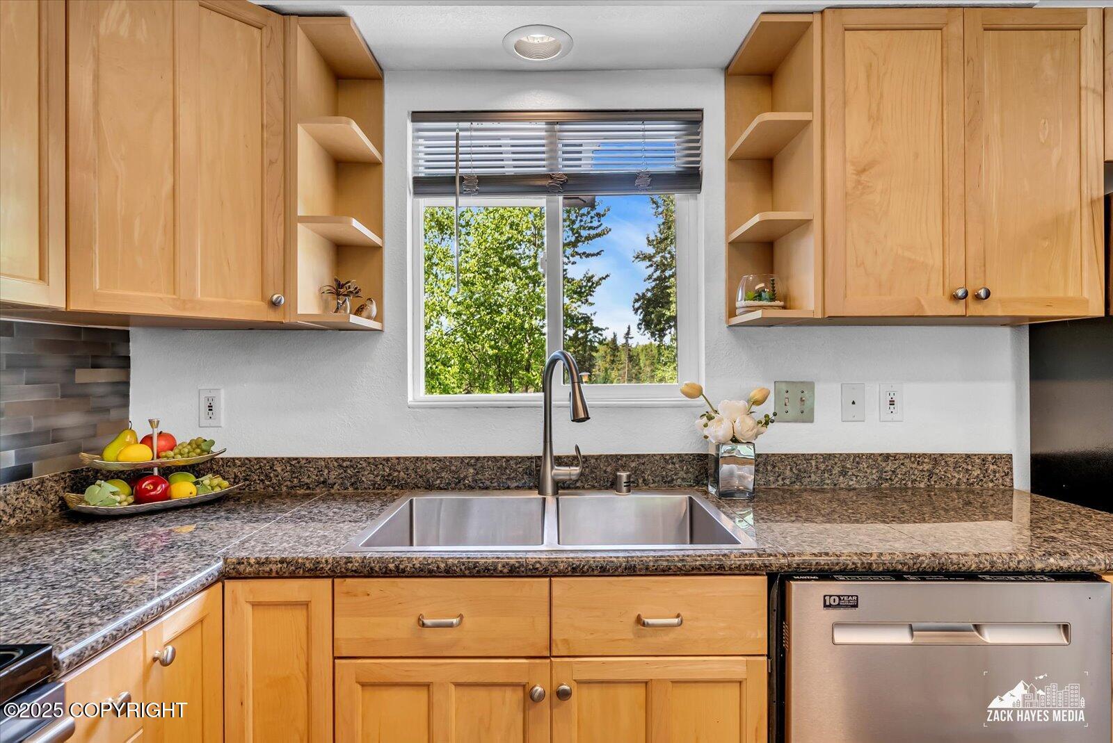7040 Genny Circle, Anchorage, Alaska image 19
