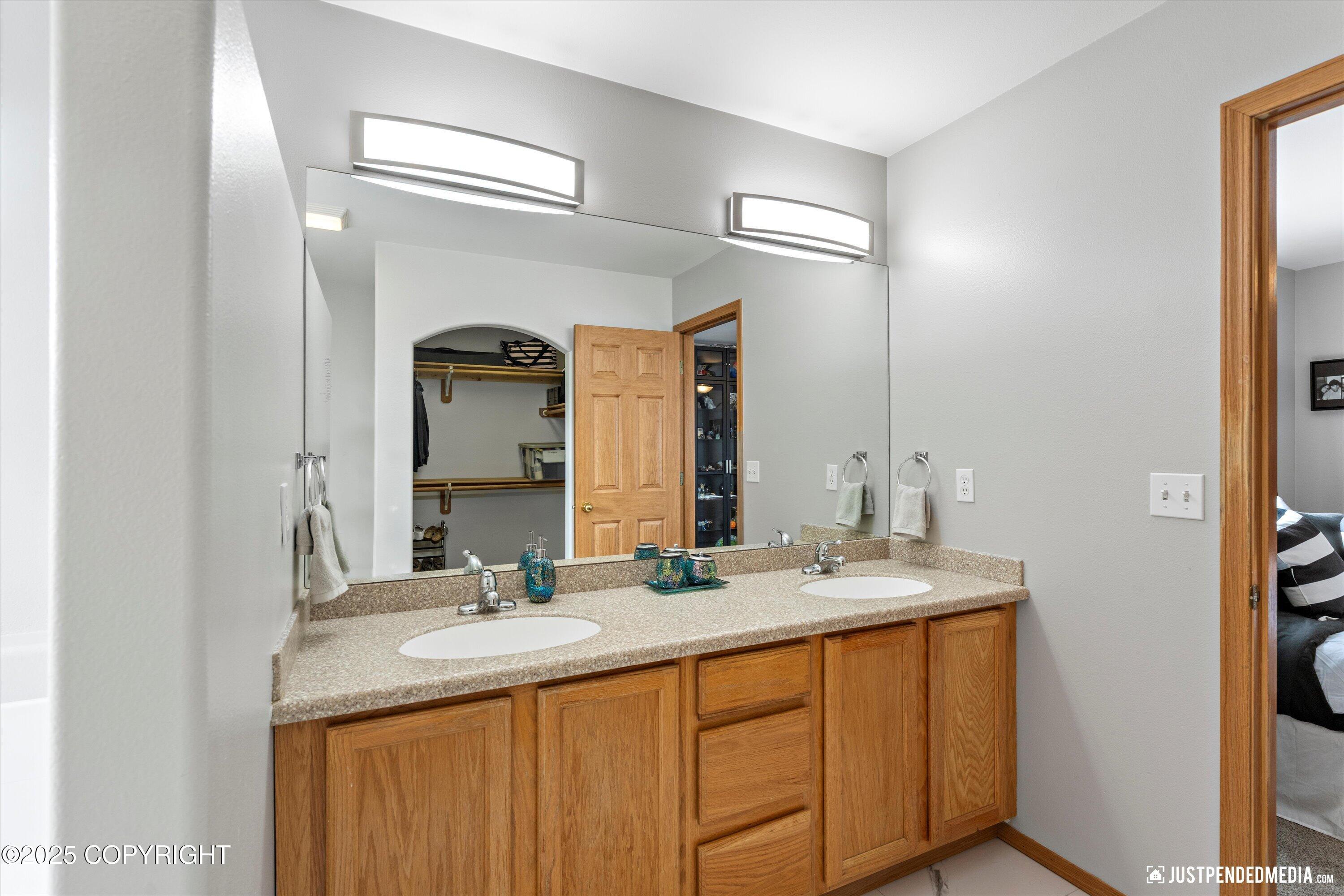 2424 Lusardi Point Circle, Anchorage, Alaska image 28