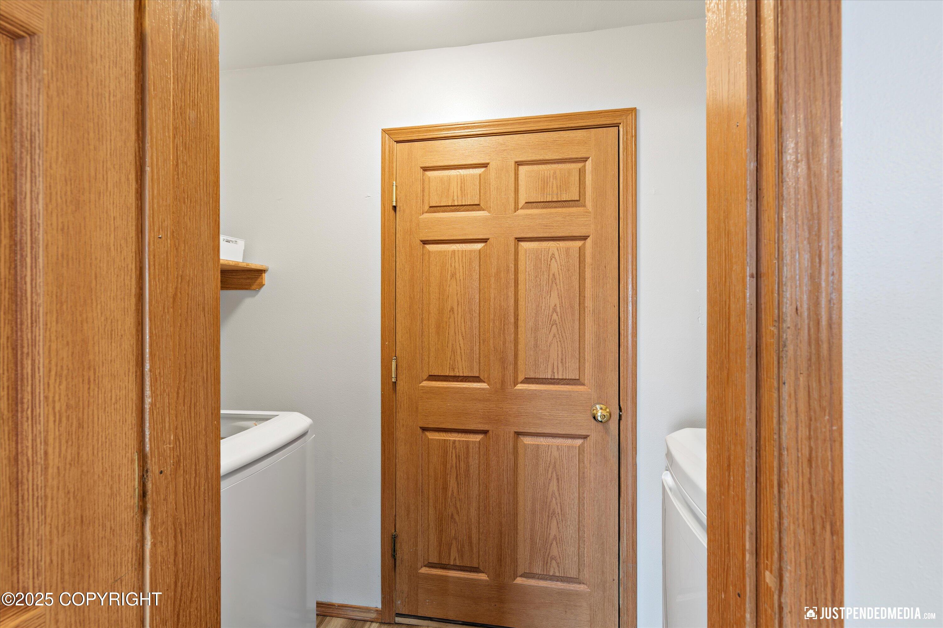 2424 Lusardi Point Circle, Anchorage, Alaska image 17