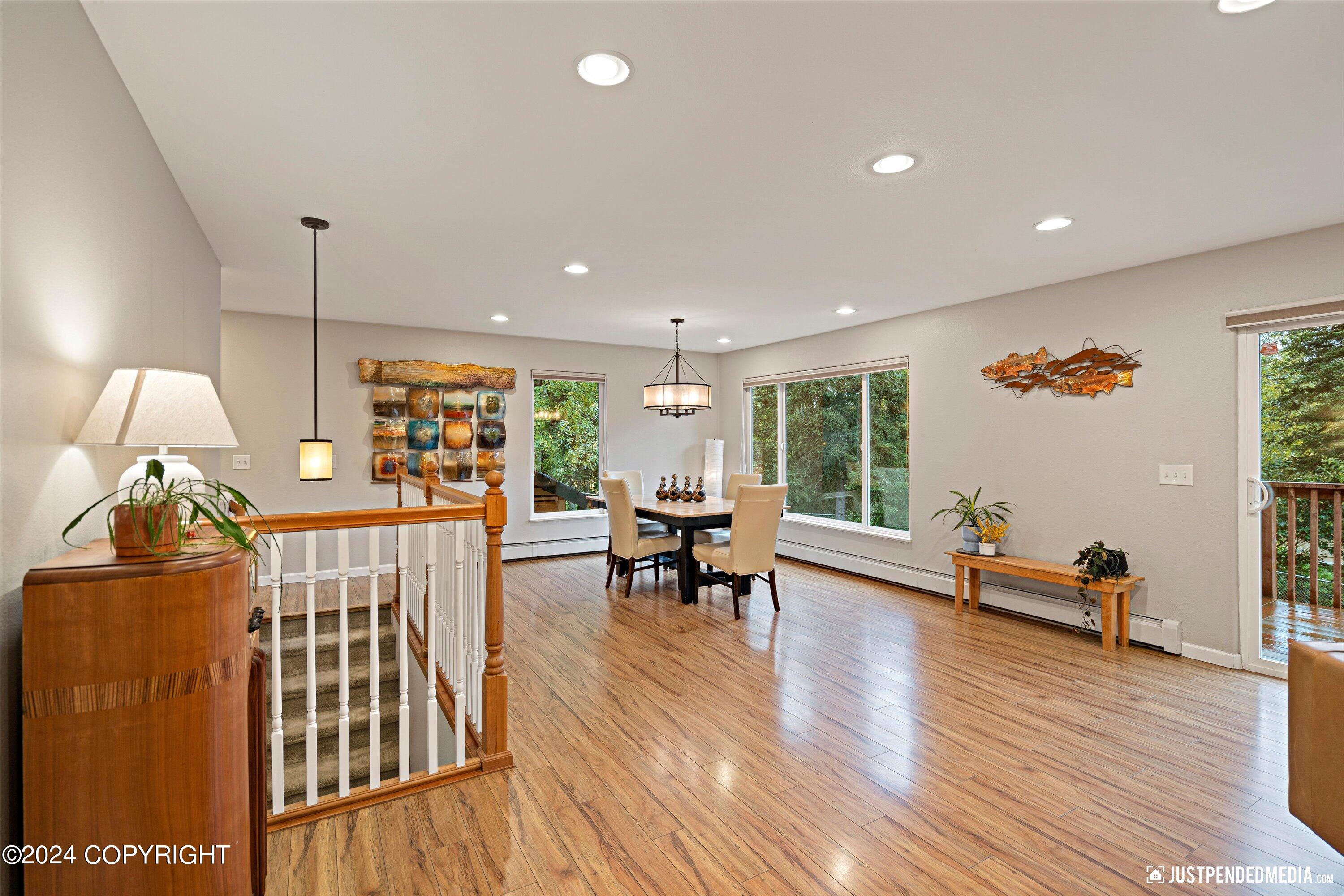 Anchorage, Alaska 99507, United States, 3 Bedrooms Bedrooms, ,2 BathroomsBathrooms,Residential,Pending,44364