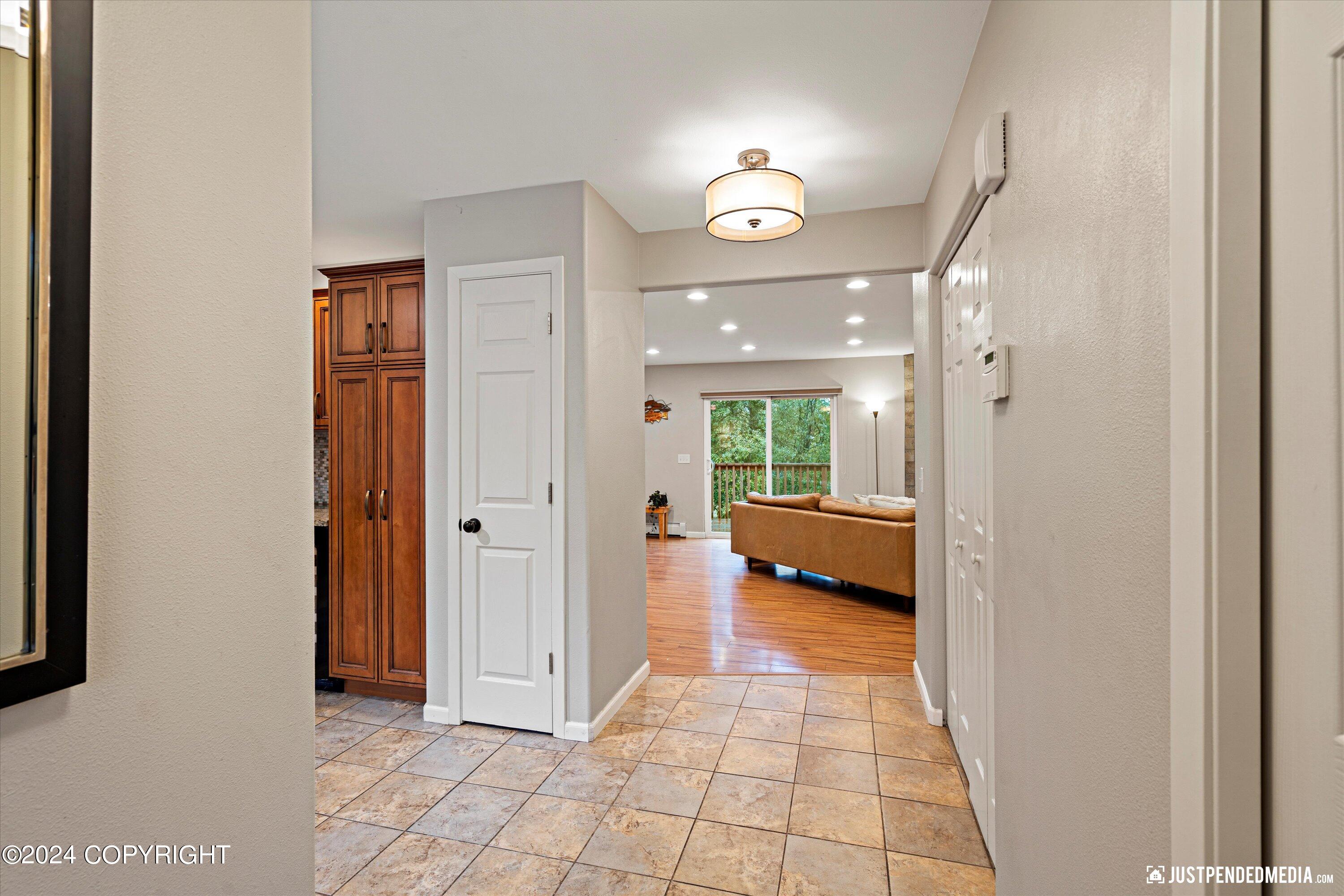 Anchorage, Alaska 99507, United States, 3 Bedrooms Bedrooms, ,2 BathroomsBathrooms,Residential,Pending,44364