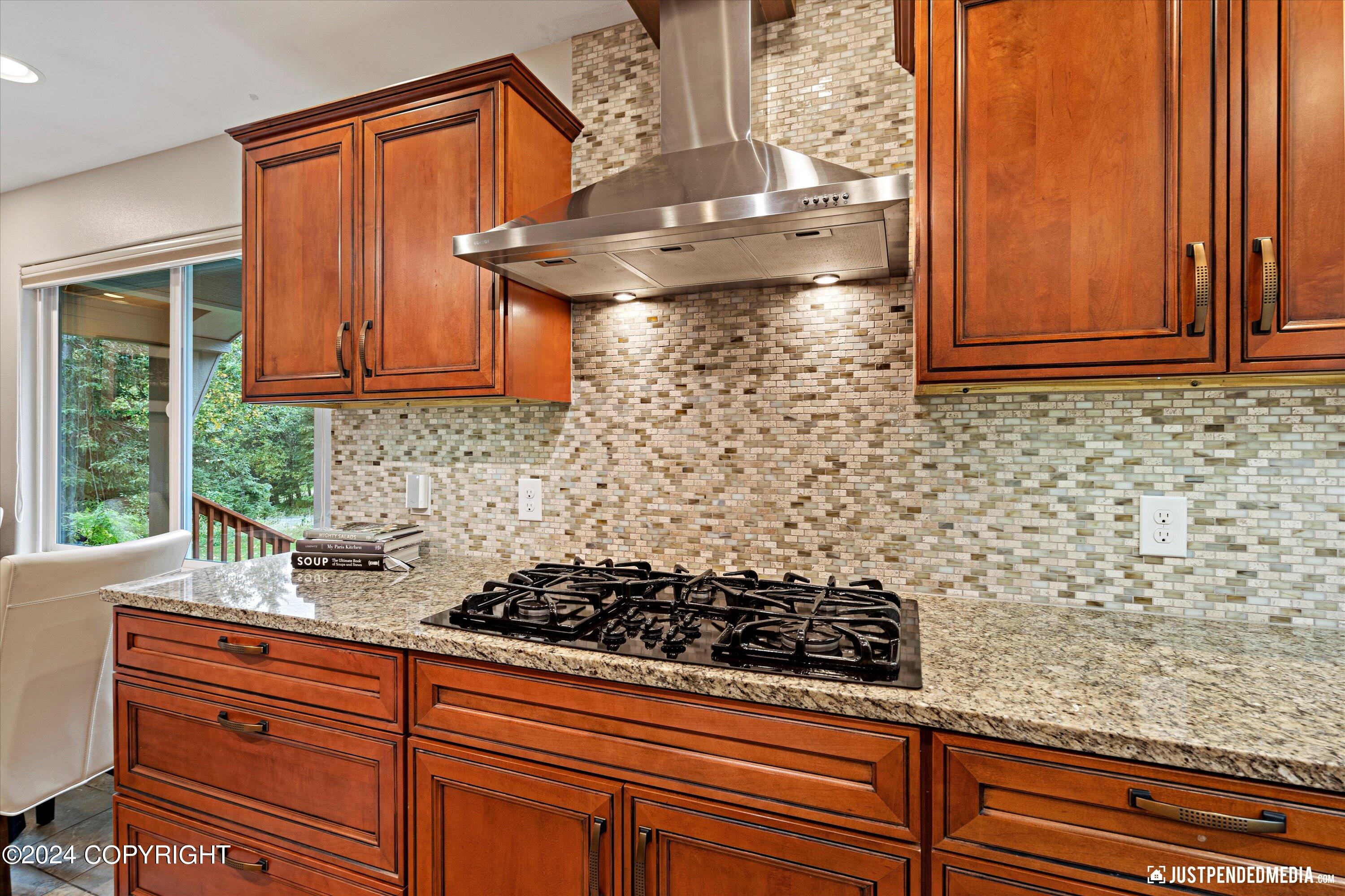 Anchorage, Alaska 99507, United States, 3 Bedrooms Bedrooms, ,2 BathroomsBathrooms,Residential,Pending,44364