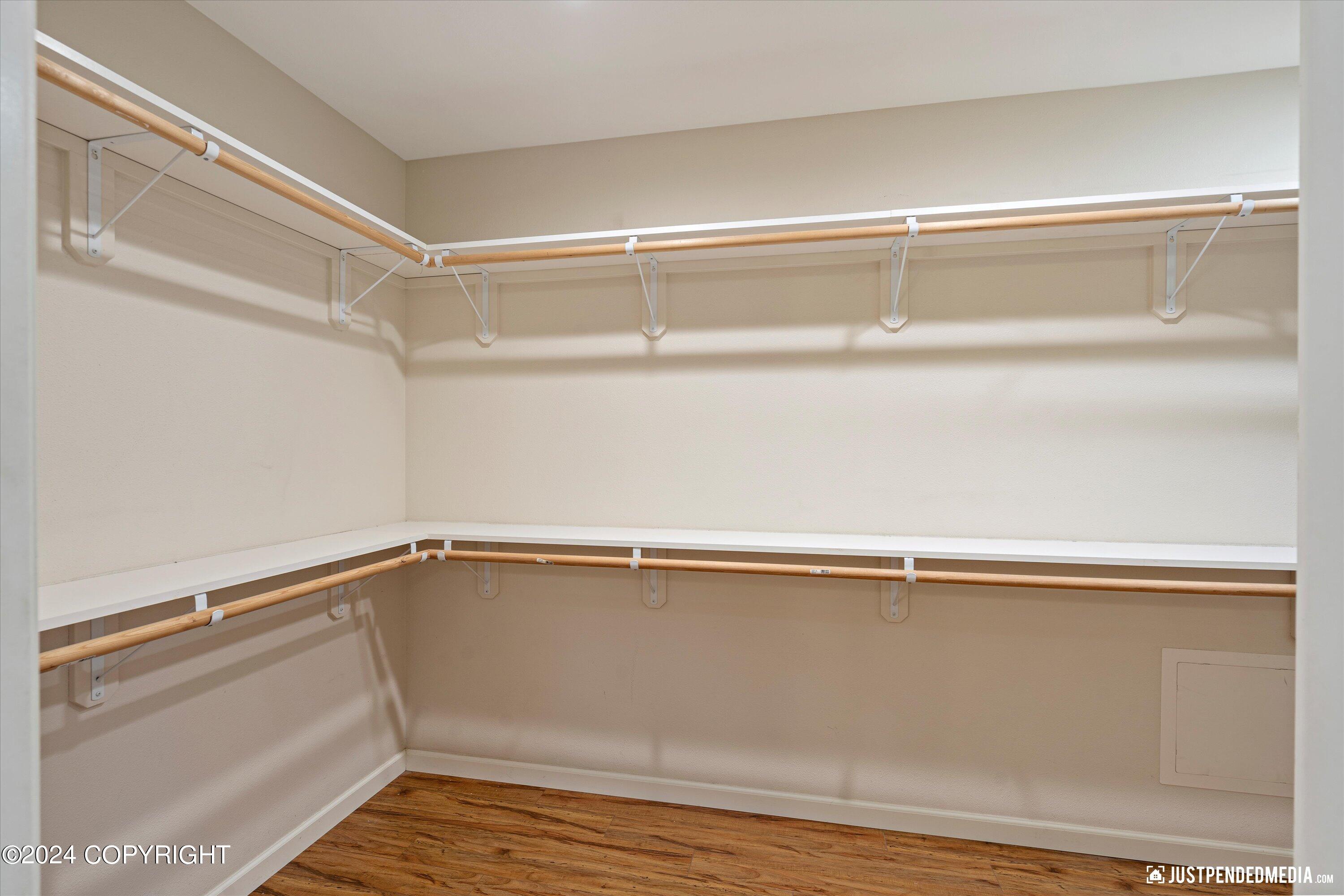 Anchorage, Alaska 99507, United States, 3 Bedrooms Bedrooms, ,2 BathroomsBathrooms,Residential,Pending,44364