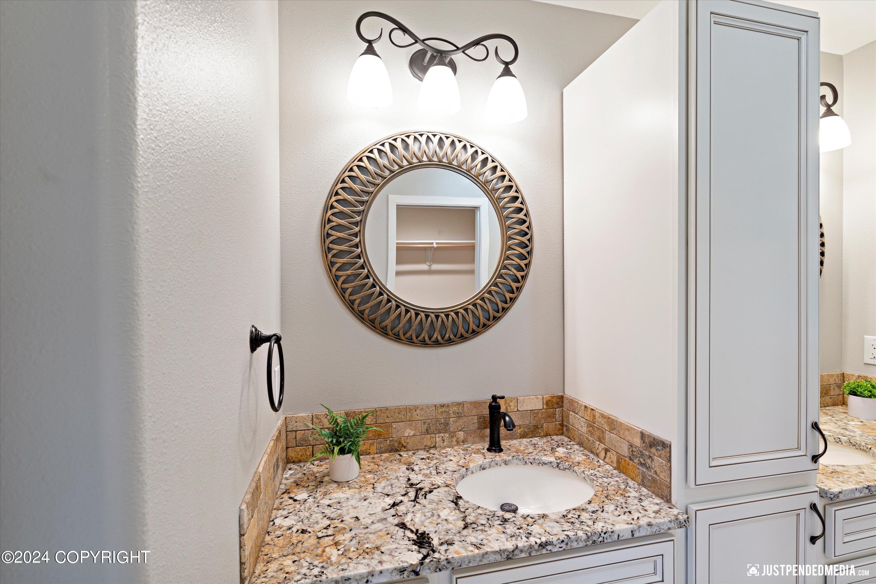 Anchorage, Alaska 99507, United States, 3 Bedrooms Bedrooms, ,2 BathroomsBathrooms,Residential,Pending,44364