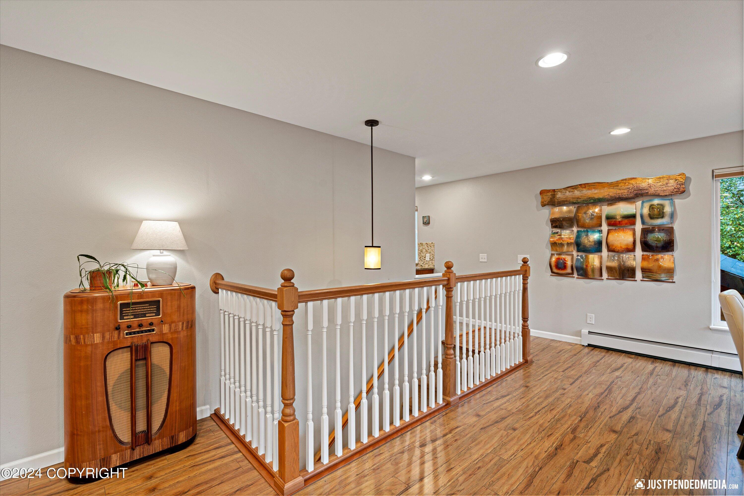 Anchorage, Alaska 99507, United States, 3 Bedrooms Bedrooms, ,2 BathroomsBathrooms,Residential,Pending,44364