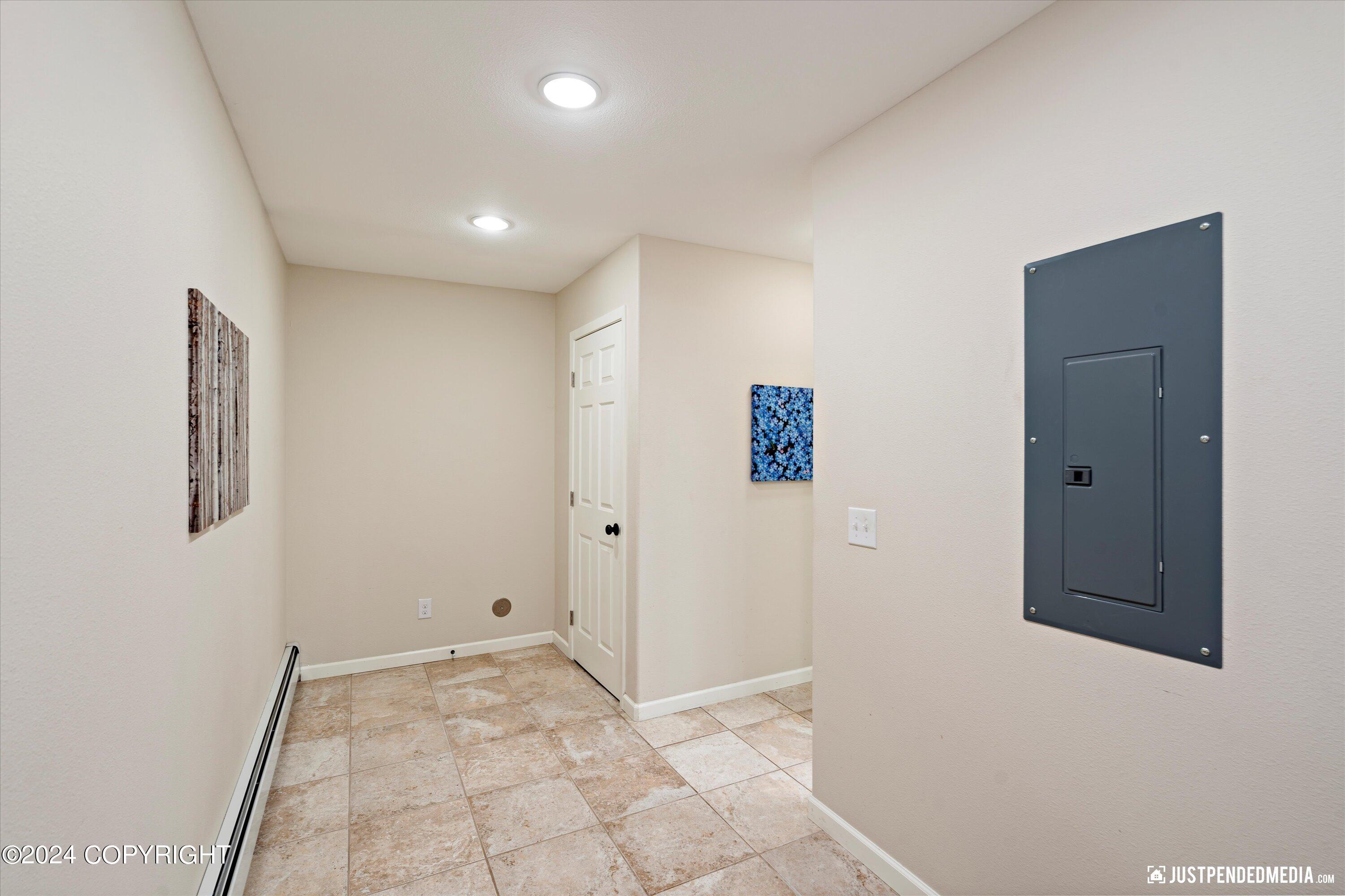 Anchorage, Alaska 99507, United States, 3 Bedrooms Bedrooms, ,2 BathroomsBathrooms,Residential,Pending,44364