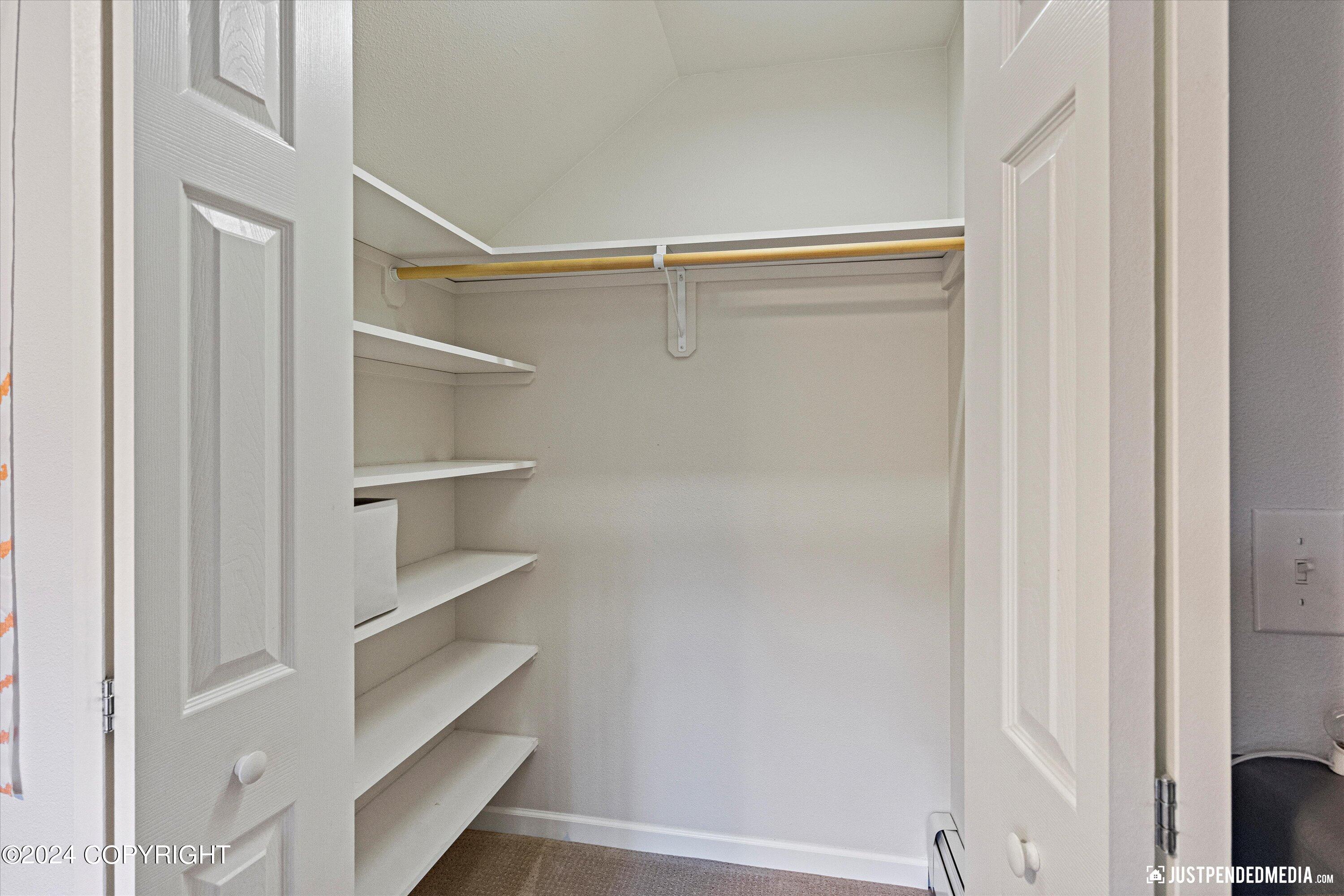 Anchorage, Alaska 99507, United States, 3 Bedrooms Bedrooms, ,2 BathroomsBathrooms,Residential,Pending,44364