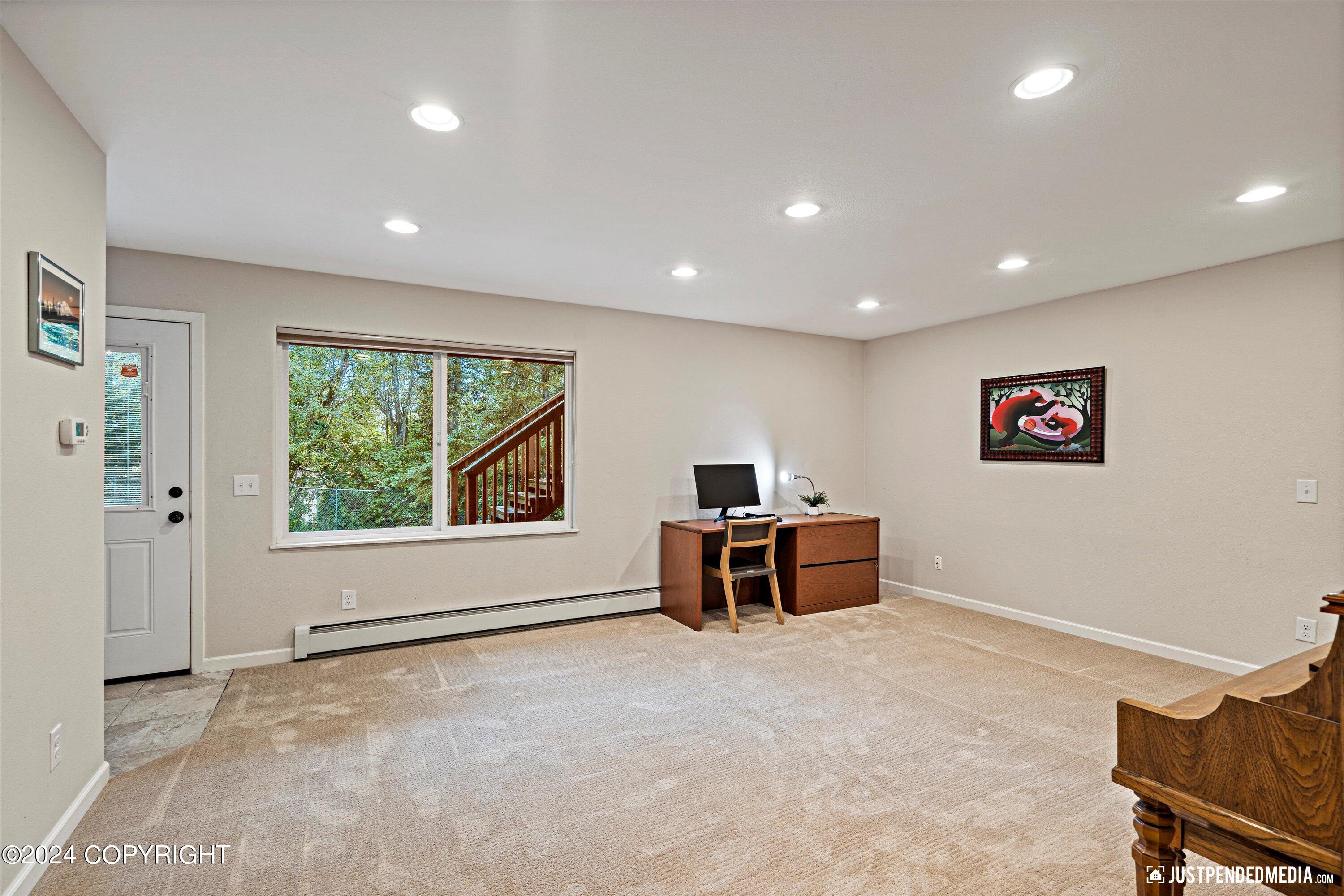 Anchorage, Alaska 99507, United States, 3 Bedrooms Bedrooms, ,2 BathroomsBathrooms,Residential,Pending,44364