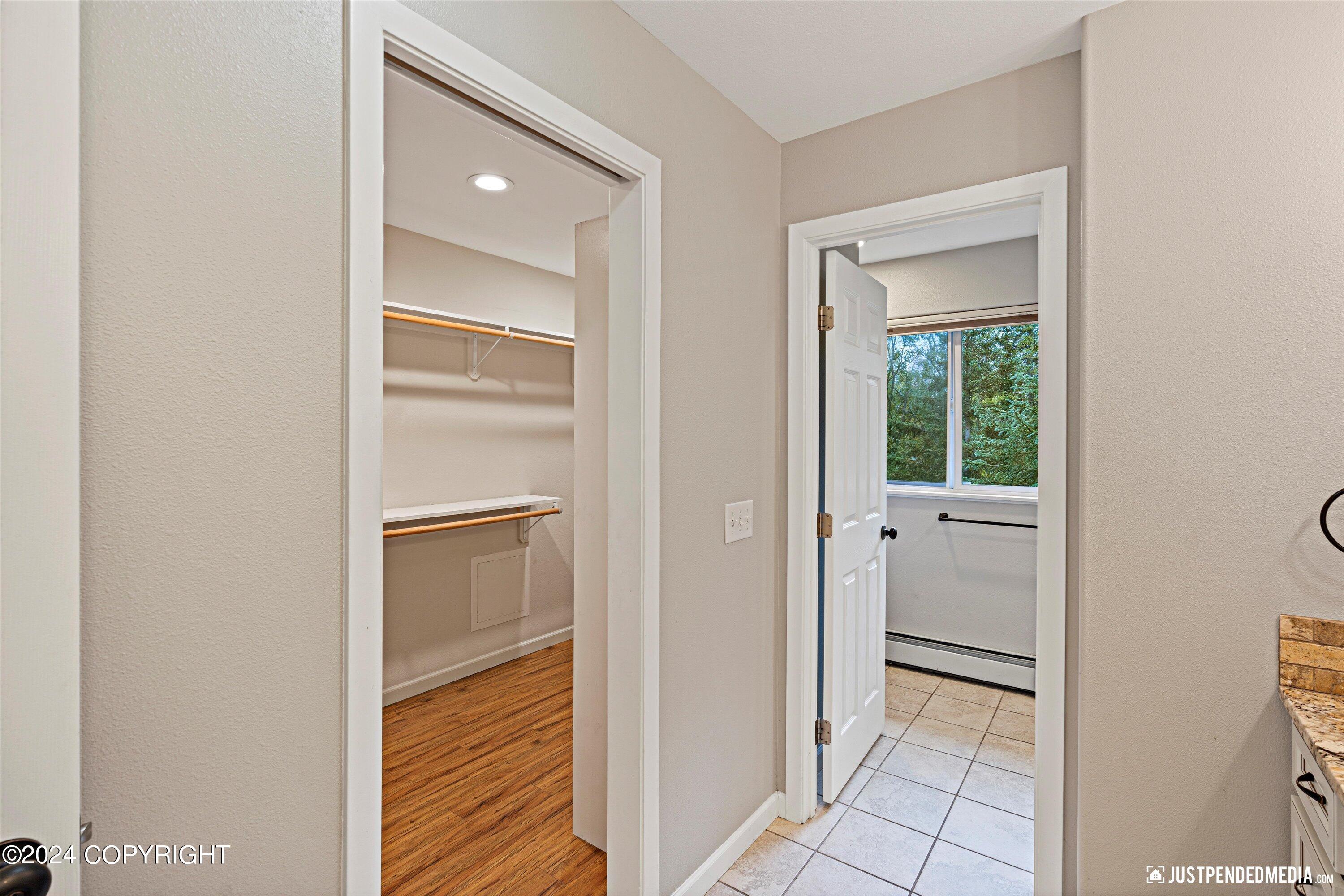 Anchorage, Alaska 99507, United States, 3 Bedrooms Bedrooms, ,2 BathroomsBathrooms,Residential,Pending,44364