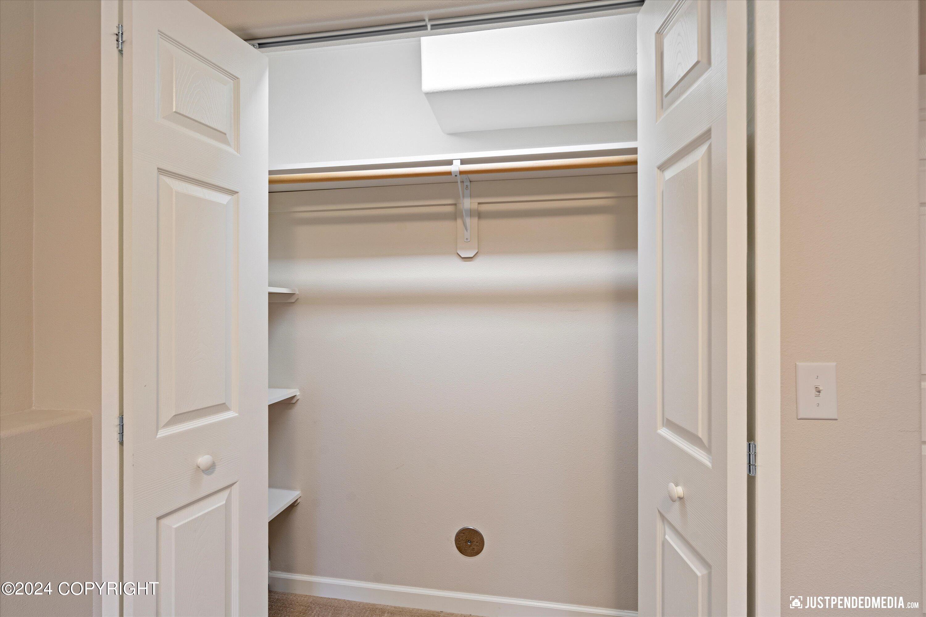 Anchorage, Alaska 99507, United States, 3 Bedrooms Bedrooms, ,2 BathroomsBathrooms,Residential,Pending,44364