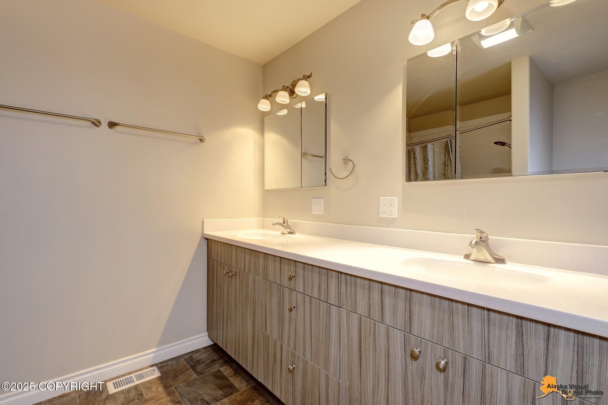 1091 Northpointe Bluff Drive, Anchorage, Alaska image 23