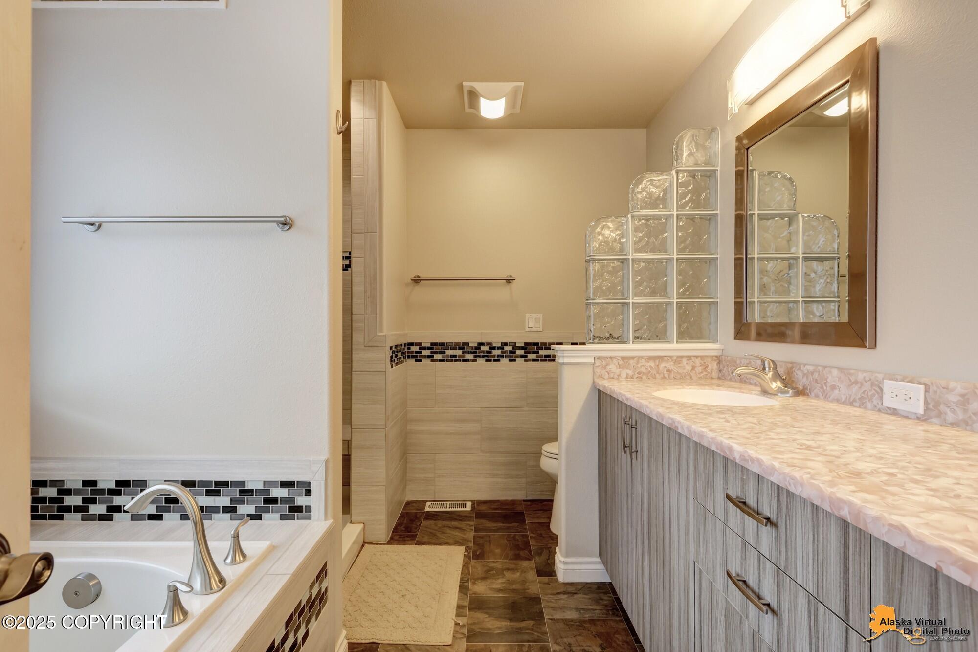 1091 Northpointe Bluff Drive, Anchorage, Alaska image 38