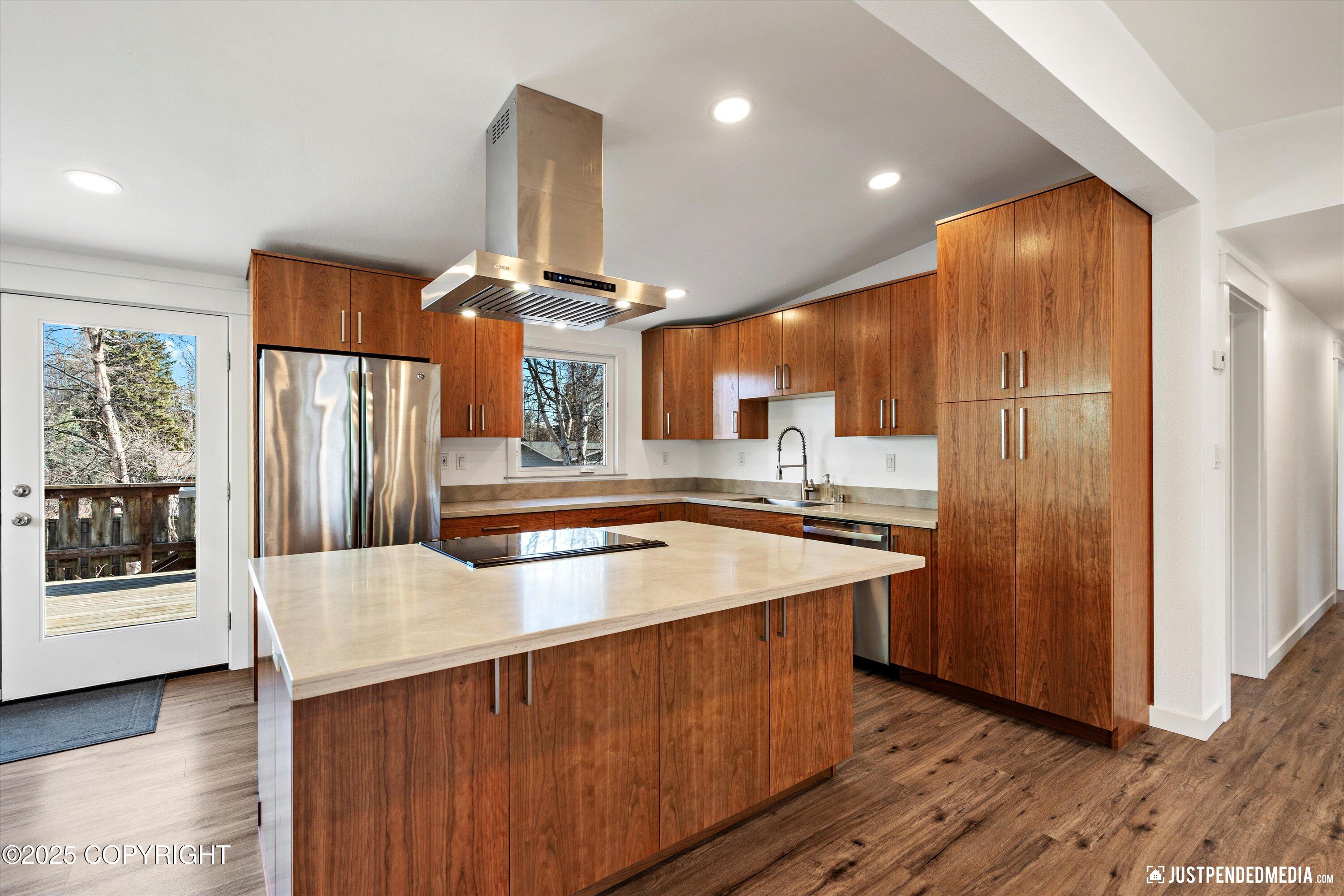 6905 Crawford Street, Anchorage, Alaska image 12