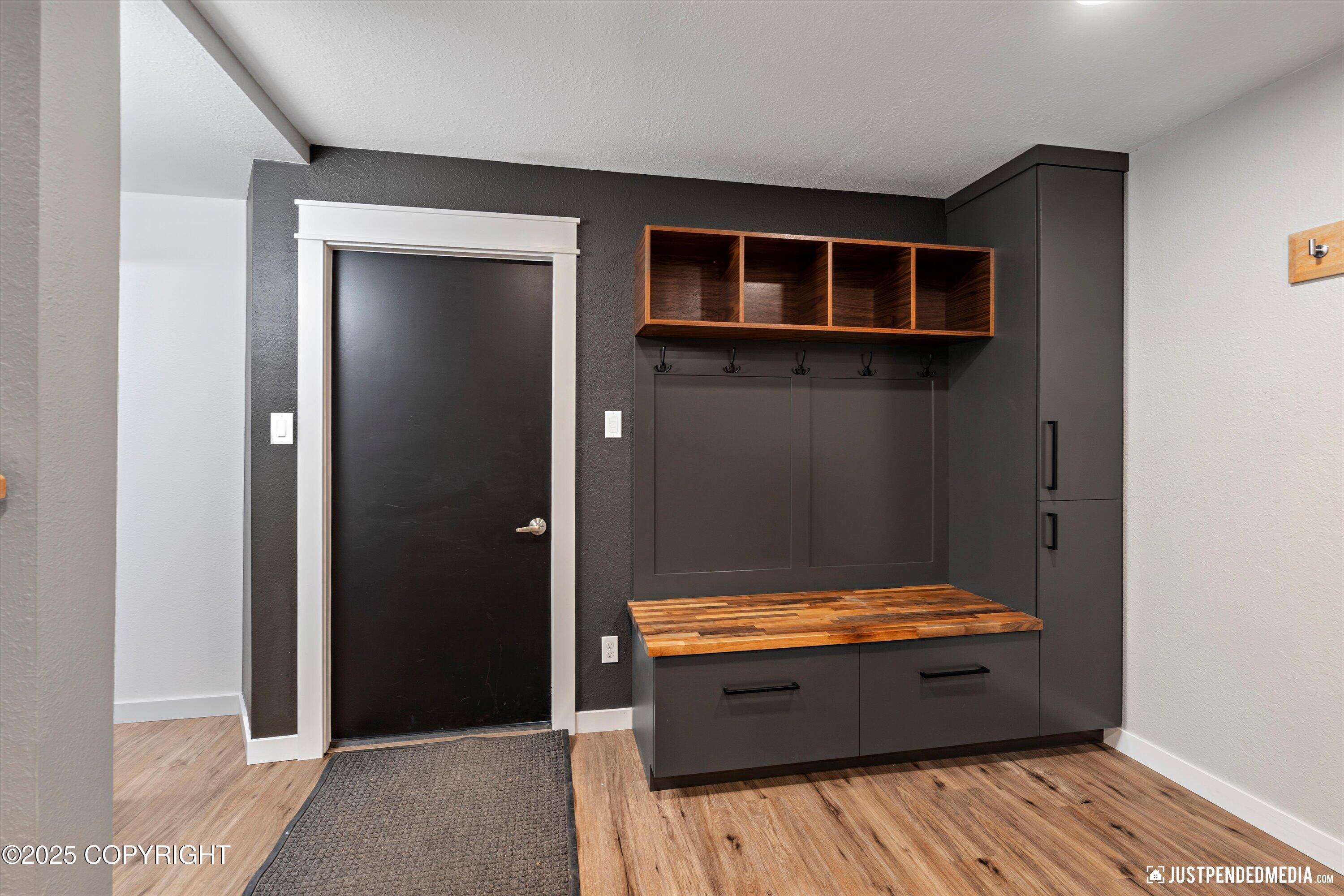 6905 Crawford Street, Anchorage, Alaska image 38