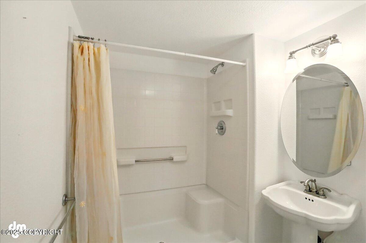 19016 Mountain Point Circle, Eagle River, Alaska image 30