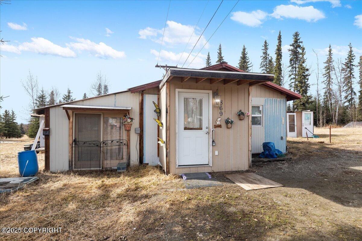 869 Bouton Court, Fairbanks, Alaska image 1