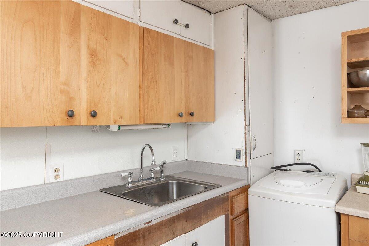 869 Bouton Court, Fairbanks, Alaska image 3