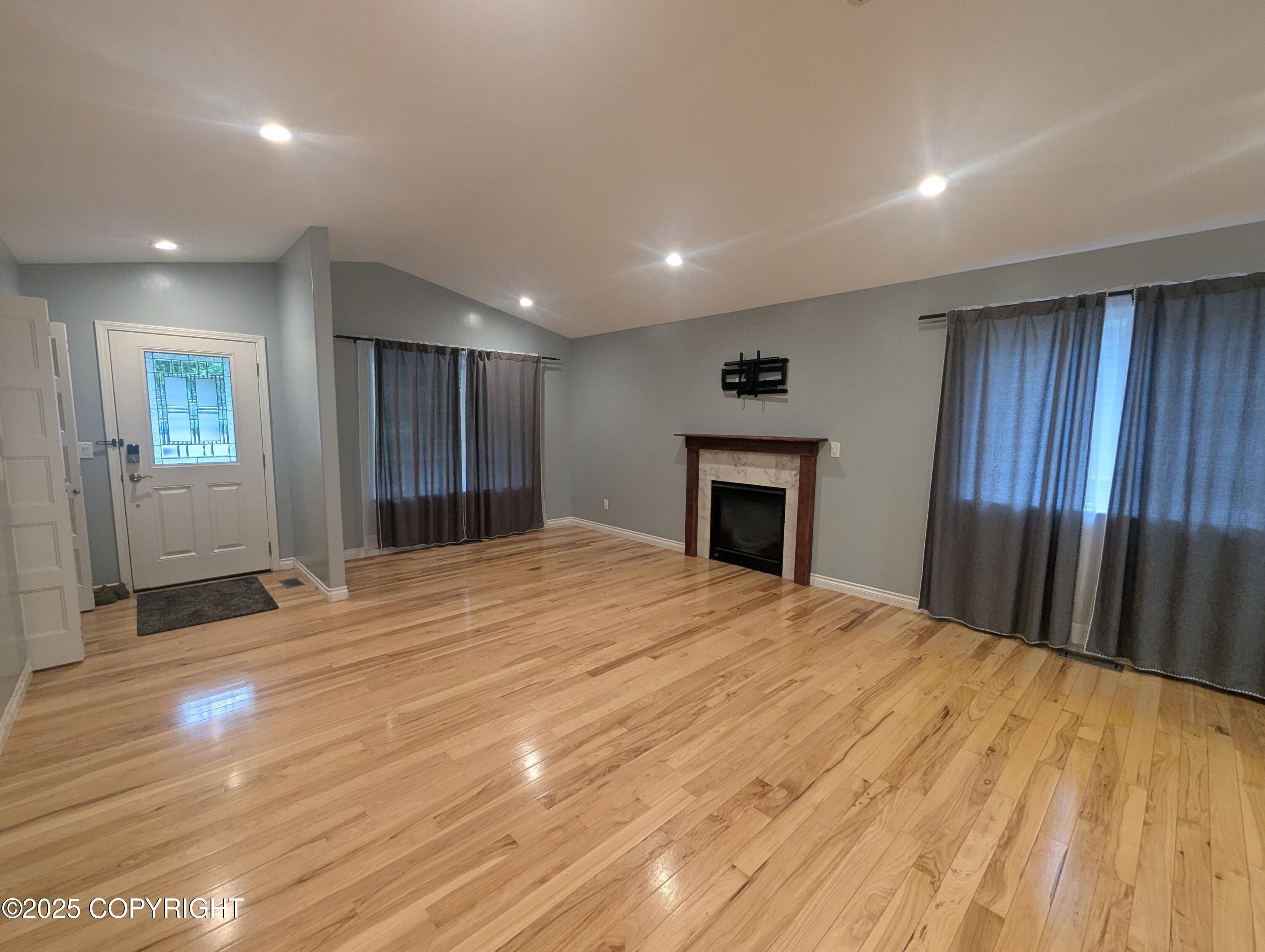 7324 Zurich Street, Anchorage, Alaska image 8